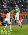 17.12.2019, Fussball 1. Bundesliga 2019/2020, 16.Spieltag, FC Augsburg - Fortuna Dsseldorf, in der WWK-Arena Augsburg,  Philipp Max (re, FC Augsburg) Torjubel mit Florian Niederlechner (li, FC Augsburg).


