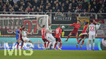 17.12.2019, Fussball 1. Bundesliga 2019/2020, 16.Spieltag, FC Augsburg - Fortuna Dsseldorf, in der WWK-Arena Augsburg, re: Tin Jedvaj (FC Augsburg) Kopfballtor zum 2:0.


