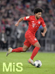 21.12.2019, Fussball 1. Bundesliga 2019/2020, 17.Spieltag, FC Bayern Mnchen - VfL Wolfsburg, in der Allianz-Arena Mnchen. Serge Gnabry (FC Bayern Mnchen) am Ball.


