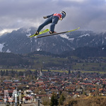 28.12.2019, Skispringen Vierschanzentournee Oberstdorf Training an der Schattenbergschanze, Felix Hoffmann (GER) fliegt ins Tal.
