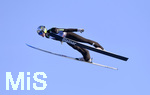 01.01.2020, Skispringen Vierschanzentournee, Neujahrsspringen in Garmisch Partenkirchen auf der groen Olympiaschanze, Domen Prevc (Slowenien)  in der Luft.