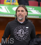 18.01.2020, Fussball 1. Bundesliga 2019/2020, 18. Spieltag, FC Augsburg - Borussia Dortmund, in der WWK-Arena Augsburg. Trainer Martin Schmidt (FC Augsburg) gut gelaunt.


