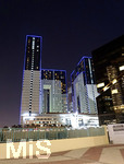 06.01.2020, Stadtrundgang Doha, Katar. Skyline des modernen Doha. Stadtteil West Bay. Das Ezdan Hotel mit den drei Trmen.