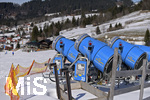 10.02.2020, Skigebiet Jungholz, in sterreich.  Schneekanonen warten auf ihren Einsatz an der Piste.