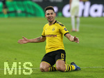 14.02.2020, Fussball 1. Bundesliga 2019/2020, 22. Spieltag, Borussia Dortmund gegen Eintracht Frankfurt, im Signal Iduna Park. Raphael Guerreiro (Dortmund) jubelt.


