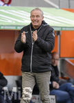 15.02.2020, Fussball 1. Bundesliga 2019/2020, 22. Spieltag, FC Augsburg - SC Freiburg, in der WWK-Arena Augsburg. Trainer Christian Streich (Freiburg) in Rage.


