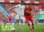 16.02.2020, Fussball 1. Bundesliga 2019/2020, 22. Spieltag, 1. FC Kln - FC Bayern Mnchen, im RheinEnergieStadion Kln. (L-R) Serge Gnabry (Bayern Mnchen) gegen Noah Katterbach (Kln)


