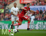 16.02.2020, Fussball 1. Bundesliga 2019/2020, 22. Spieltag, 1. FC Kln - FC Bayern Mnchen, im RheinEnergieStadion Kln. (L-R) Thiago Alcantara (Bayern Mnchen) gegen Jonas Hector (Kln)


