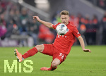 21.02.2020, Fussball 1. Bundesliga 2019/2020, 23. Spieltag, FC Bayern Mnchen - SC Paderborn 07, in der Allianz-Arena Mnchen. Joshua Kimmich (FC Bayern Mnchen) am Ball.


