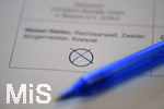 23.03.2020,  Gemeinderatswahl, Brgermeister, Kreistags und Landratswahlen in Bayern 2020, Wahlbezirk Bad Wrishofen in Bayern. Es ist eine Stichwahl ntig, hier whlt ein Brger per Briefwahl.