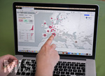 23.02.2020, Coronavirus-Flle auf einer interaktiven Europa-Karte auf einem Computerbildschirm. Heute (23.03.2020) sind 27546 Infizierte personen, 422 geheilt, 115 gestorben.