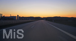 23.02.2020, Autobahn A96 wre an normalen Tagen voller Fahrzeuge, heute wegen der Corona-Krise und der deswegen verordneten Ausgangsbeschrnkung ist kaum ein Fahrzeug unterwegs.