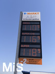 24.02.2020,  Bad Wrishofen, Spritpreisanzeige an einer Supermarkt-Tankstelle, der Diesel kostet 1,10 Euro.
