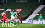 Tor 1:3: Mitchell Weiser (Leverkusen) trifft gegen Kevin Vogt (Bremen).

Sport: Fussball: 1. Bundesliga: Saison 19/20: 26. Spieltag: SV Werder Bremen - Bayer 04 Leverkusen, 18.05.2020

Foto: Marvin Ibo Gngr/GES/POOL

