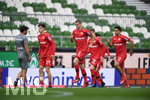 Kai Havertz (Leverkusen), Sven Bender (Leverkusen), Mitchell Weiser (Leverkusen) und Nadiem Amiri (Leverkusen) beim Aufwaermen vor dem Spiel.

Sport: Fussball: 1. Bundesliga: Saison 19/20: 26. Spieltag: SV Werder Bremen - Bayer 04 Leverkusen, 18.05.2020

Foto: Marvin Ibo Gngr/GES/POOL

