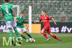 Zweikampf, Duell  Florian Wirtz (Leverkusen) gegen Maximilian Eggestein (Bremen).

Sport: Fussball: 1. Bundesliga: Saison 19/20: 26. Spieltag: SV Werder Bremen - Bayer 04 Leverkusen, 18.05.2020

Foto: Marvin Ibo Gngr/GES/POOL

