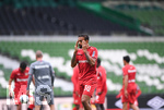 Vor dem Spiel: Karim Bellarabi (Leverkusen).

Sport: Fussball: 1. Bundesliga: Saison 19/20: 26. Spieltag: SV Werder Bremen - Bayer 04 Leverkusen, 18.05.2020

Foto: Marvin Ibo Gngr/GES/POOL


