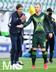 23.05.2020, Fussball 1. Bundesliga 2019/2020, 27. Spieltag, VfL Wolfsburg - Borussia Dortmund, Volkswagen-Arena Wolfsburg,  v.l. Trainer Oliver Glasner (Wolfsburg), Maximilian Arnold

Foto: Groothuis/Witters//POOL via MIS-Sportpressefoto

Nur fr journalistische Zwecke! Only for editorial use!

DFL regulations prohibit any use of photographs as image sequences and/or quasi-video.

National and international News-Agencies OUT