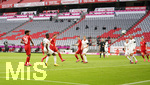 23.05.2020, Fussball 1. Bundesliga 2019/2020, 27. FC Bayern Mnchen - Eintracht Frankfurt, in der Allianz-Arena Mnchen. Leon Goretzka (3.v.li, FC Bayern Mnchen) Torschuss zum 1:0.

Foto: Peter Schatz/POOL via MIS-Sportpressefoto

Nur fr journalistische Zwecke! Only for editorial use!

DFL regulations prohibit any use of photographs as image sequences and/or quasi-video.

National and international News-Agencies OUT