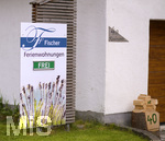 25.05.2020, Hopfensee in Bayern, Der Hopfensee bei Fssen im Allgu,  Zimmer Frei in einer Ferienwohnung am See. 