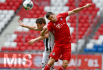 20.06.2020, Fussball 1. Bundesliga 2019/2020, 33. Spieltag, FC Bayern Muenchen - SC Freiburg, in der Allianz-Arena Muenchen, Dominique Heintz (li, SC Freiburg) gegen Robert Lewandowski (re, FC Bayern Muenchen) 

Foto: Markus Ulmer/Pool/via MIS

Nur fr journalistische Zwecke! Only for editorial use! 

Gem den Vorgaben der DFL Deutsche Fuball Liga ist es untersagt, in dem Stadion und/oder vom Spiel angefertigte Fotoaufnahmen in Form von Sequenzbildern und/oder videohnlichen Fotostrecken zu verwerten bzw. verwerten zu lassen. DFL regulations prohibit any use of photographs as image sequences and/or quasi-video.    

National and international NewsAgencies OUT. 


