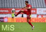 20.06.2020, Fussball 1. Bundesliga 2019/2020, 33. Spieltag, FC Bayern Muenchen - SC Freiburg, in der Allianz-Arena Muenchen, Leon Goretzka (FC Bayern Mnchen) am Ball.

Foto: Markus Ulmer/Pool/via MIS

Nur fr journalistische Zwecke! Only for editorial use! 

Gem den Vorgaben der DFL Deutsche Fuball Liga ist es untersagt, in dem Stadion und/oder vom Spiel angefertigte Fotoaufnahmen in Form von Sequenzbildern und/oder videohnlichen Fotostrecken zu verwerten bzw. verwerten zu lassen. DFL regulations prohibit any use of photographs as image sequences and/or quasi-video.    

National and international NewsAgencies OUT. 


