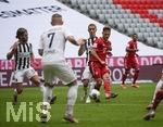 20.06.2020, Fussball 1. Bundesliga 2019/2020, 33. Spieltag, FC Bayern Muenchen - SC Freiburg, in der Allianz-Arena Muenchen, Torschuss 1:0 Joshua Kimmich (re, FC Bayern Mnchen) 

Foto: Rauchensteiner/Pool/via MIS

Nur fr journalistische Zwecke! Only for editorial use! 

Gem den Vorgaben der DFL Deutsche Fuball Liga ist es untersagt, in dem Stadion und/oder vom Spiel angefertigte Fotoaufnahmen in Form von Sequenzbildern und/oder videohnlichen Fotostrecken zu verwerten bzw. verwerten zu lassen. DFL regulations prohibit any use of photographs as image sequences and/or quasi-video.    

National and international NewsAgencies OUT. 


