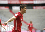 20.06.2020, Fussball 1. Bundesliga 2019/2020, 33. Spieltag, FC Bayern Muenchen - SC Freiburg, in der Allianz-Arena Muenchen, Torjubel Robert Lewandowski (FC Bayern Mnchen).

Foto: Rauchensteiner/Pool/via MIS

Nur fr journalistische Zwecke! Only for editorial use! 

Gem den Vorgaben der DFL Deutsche Fuball Liga ist es untersagt, in dem Stadion und/oder vom Spiel angefertigte Fotoaufnahmen in Form von Sequenzbildern und/oder videohnlichen Fotostrecken zu verwerten bzw. verwerten zu lassen. DFL regulations prohibit any use of photographs as image sequences and/or quasi-video.    

National and international NewsAgencies OUT. 


