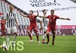 20.06.2020, Fussball 1. Bundesliga 2019/2020, 33. Spieltag, FC Bayern Muenchen - SC Freiburg, in der Allianz-Arena Muenchen, re: Joshua Kimmich (FC Bayern Mnchen) Torjubel.

Foto: Rauchensteiner/Pool/via MIS

Nur fr journalistische Zwecke! Only for editorial use! 

Gem den Vorgaben der DFL Deutsche Fuball Liga ist es untersagt, in dem Stadion und/oder vom Spiel angefertigte Fotoaufnahmen in Form von Sequenzbildern und/oder videohnlichen Fotostrecken zu verwerten bzw. verwerten zu lassen. DFL regulations prohibit any use of photographs as image sequences and/or quasi-video.    

National and international NewsAgencies OUT. 


