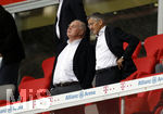 20.06.2020, Fussball 1. Bundesliga 2019/2020, 33. Spieltag, FC Bayern Muenchen - SC Freiburg, in der Allianz-Arena Muenchen, Ehrentribne mit Ehren-Prsident Uli Hoeness (FC Bayern), Prsident Herbert Hainer (FC Bayern), V

Foto: Rauchensteiner/Pool/via MIS

Nur fr journalistische Zwecke! Only for editorial use! 

Gem den Vorgaben der DFL Deutsche Fuball Liga ist es untersagt, in dem Stadion und/oder vom Spiel angefertigte Fotoaufnahmen in Form von Sequenzbildern und/oder videohnlichen Fotostrecken zu verwerten bzw. verwerten zu lassen. DFL regulations prohibit any use of photographs as image sequences and/or quasi-video.    

National and international NewsAgencies OUT. 


