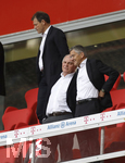 20.06.2020, Fussball 1. Bundesliga 2019/2020, 33. Spieltag, FC Bayern Muenchen - SC Freiburg, in der Allianz-Arena Muenchen, Ehrentribne mit Ehren-Prsident Uli Hoeness (FC Bayern), Prsident Herbert Hainer (FC Bayern), V

Foto: Rauchensteiner/Pool/via MIS

Nur fr journalistische Zwecke! Only for editorial use! 

Gem den Vorgaben der DFL Deutsche Fuball Liga ist es untersagt, in dem Stadion und/oder vom Spiel angefertigte Fotoaufnahmen in Form von Sequenzbildern und/oder videohnlichen Fotostrecken zu verwerten bzw. verwerten zu lassen. DFL regulations prohibit any use of photographs as image sequences and/or quasi-video.    

National and international NewsAgencies OUT. 


