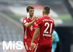 20.06.2020, Fussball 1. Bundesliga 2019/2020, 33. Spieltag, FC Bayern Muenchen - SC Freiburg, in der Allianz-Arena Muenchen, v.li: Thomas Mller (FC Bayern Mnchen) und Lucas Hernandez (FC Bayern Mnchen) 

Foto: Rauchensteiner/Pool/via MIS

Nur fr journalistische Zwecke! Only for editorial use! 

Gem den Vorgaben der DFL Deutsche Fuball Liga ist es untersagt, in dem Stadion und/oder vom Spiel angefertigte Fotoaufnahmen in Form von Sequenzbildern und/oder videohnlichen Fotostrecken zu verwerten bzw. verwerten zu lassen. DFL regulations prohibit any use of photographs as image sequences and/or quasi-video.    

National and international NewsAgencies OUT. 


