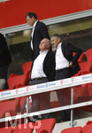 20.06.2020, Fussball 1. Bundesliga 2019/2020, 33. Spieltag, FC Bayern Muenchen - SC Freiburg, in der Allianz-Arena Muenchen, Ehrentribne mit Ehren-Prsident Uli Hoeness (FC Bayern), Prsident Herbert Hainer (FC Bayern), V

Foto: Rauchensteiner/Pool/via MIS

Nur fr journalistische Zwecke! Only for editorial use! 

Gem den Vorgaben der DFL Deutsche Fuball Liga ist es untersagt, in dem Stadion und/oder vom Spiel angefertigte Fotoaufnahmen in Form von Sequenzbildern und/oder videohnlichen Fotostrecken zu verwerten bzw. verwerten zu lassen. DFL regulations prohibit any use of photographs as image sequences and/or quasi-video.    

National and international NewsAgencies OUT. 


