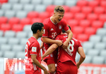 20.06.2020, Fussball 1. Bundesliga 2019/2020, 33. Spieltag, FC Bayern Muenchen - SC Freiburg, in der Allianz-Arena Muenchen, Joshua Kimmich (FC Bayern Mnchen) Torjubel mit Leon Goretzka (FC Bayern Mnchen) und Singh Sapreet (FC Bayern Mnchen) 

Foto: Sampics/Matzke/Pool/via MIS

Nur fr journalistische Zwecke! Only for editorial use! 

Gem den Vorgaben der DFL Deutsche Fuball Liga ist es untersagt, in dem Stadion und/oder vom Spiel angefertigte Fotoaufnahmen in Form von Sequenzbildern und/oder videohnlichen Fotostrecken zu verwerten bzw. verwerten zu lassen. DFL regulations prohibit any use of photographs as image sequences and/or quasi-video.    

National and international NewsAgencies OUT. 


