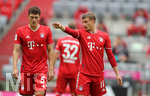 20.06.2020, Fussball 1. Bundesliga 2019/2020, 33. Spieltag, FC Bayern Muenchen - SC Freiburg, in der Allianz-Arena Muenchen, v.li: Benjamin Pavard (Bayern Mnchen) und Michael Cuisance (FC Bayern Mnchen) 

Foto: Sampics/Matzke/Pool/via MIS

Nur fr journalistische Zwecke! Only for editorial use! 

Gem den Vorgaben der DFL Deutsche Fuball Liga ist es untersagt, in dem Stadion und/oder vom Spiel angefertigte Fotoaufnahmen in Form von Sequenzbildern und/oder videohnlichen Fotostrecken zu verwerten bzw. verwerten zu lassen. DFL regulations prohibit any use of photographs as image sequences and/or quasi-video.    

National and international NewsAgencies OUT. 


