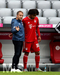 20.06.2020, Fussball 1. Bundesliga 2019/2020, 33. Spieltag, FC Bayern Muenchen - SC Freiburg, in der Allianz-Arena Muenchen, v.li: Trainer Hans-Dieter Flick (FC Bayern Mnchen) mit Joshua Zirkzee (Bayern Mnchen) 

Foto: Sampics/Matzke/Pool/via MIS

Nur fr journalistische Zwecke! Only for editorial use! 

Gem den Vorgaben der DFL Deutsche Fuball Liga ist es untersagt, in dem Stadion und/oder vom Spiel angefertigte Fotoaufnahmen in Form von Sequenzbildern und/oder videohnlichen Fotostrecken zu verwerten bzw. verwerten zu lassen. DFL regulations prohibit any use of photographs as image sequences and/or quasi-video.    

National and international NewsAgencies OUT. 


