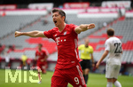 20.06.2020, Fussball 1. Bundesliga 2019/2020, 33. Spieltag, FC Bayern Muenchen - SC Freiburg, in der Allianz-Arena Muenchen, Torjubel Robert Lewandowski (FC Bayern Mnchen).

Foto: Sampics/Matzke/Pool/via MIS

Nur fr journalistische Zwecke! Only for editorial use! 

Gem den Vorgaben der DFL Deutsche Fuball Liga ist es untersagt, in dem Stadion und/oder vom Spiel angefertigte Fotoaufnahmen in Form von Sequenzbildern und/oder videohnlichen Fotostrecken zu verwerten bzw. verwerten zu lassen. DFL regulations prohibit any use of photographs as image sequences and/or quasi-video.    

National and international NewsAgencies OUT. 


