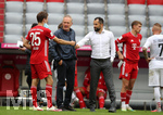 20.06.2020, Fussball 1. Bundesliga 2019/2020, 33. Spieltag, FC Bayern Muenchen - SC Freiburg, in der Allianz-Arena Muenchen, v.li: Thomas Mller (FC Bayern Mnchen), Trainer Christian Streich (Freiburg), Sportdirektor Hasan Salihamidzic (Bayern Mnchen).

Foto: Sampics/Matzke/Pool/via MIS

Nur fr journalistische Zwecke! Only for editorial use! 

Gem den Vorgaben der DFL Deutsche Fuball Liga ist es untersagt, in dem Stadion und/oder vom Spiel angefertigte Fotoaufnahmen in Form von Sequenzbildern und/oder videohnlichen Fotostrecken zu verwerten bzw. verwerten zu lassen. DFL regulations prohibit any use of photographs as image sequences and/or quasi-video.    

National and international NewsAgencies OUT. 


