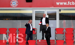 20.06.2020, Fussball 1. Bundesliga 2019/2020, 33. Spieltag, FC Bayern Muenchen - SC Freiburg, in der Allianz-Arena Muenchen, Ehrentribne, mit Vorstandsvorsitzender Karl-Heinz Rummenigge (FC Bayern Mnchen), Ehren-Prsident Uli Hoeness (FC Bayern), Prsident Herbert Hainer (FC Bayern). 

Foto: Sampics/Matzke/Pool/via MIS

Nur fr journalistische Zwecke! Only for editorial use! 

Gem den Vorgaben der DFL Deutsche Fuball Liga ist es untersagt, in dem Stadion und/oder vom Spiel angefertigte Fotoaufnahmen in Form von Sequenzbildern und/oder videohnlichen Fotostrecken zu verwerten bzw. verwerten zu lassen. DFL regulations prohibit any use of photographs as image sequences and/or quasi-video.    

National and international NewsAgencies OUT. 



