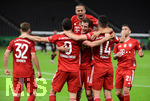 04.07.2020, xkvx, Fussball DFB Pokal Finale, Bayer 04 Leverkusen - FC Bayern Muenchen, Torjubel Joshua Kimmich (FC Bayern Mnchen), Robert Lewandowski (FC Bayern Mnchen), Thiago (FC Bayern Mnchen), Leon Goretzka (FC Bayern Mnchen), Ivan Perisic (FC Bayern Mnchen), Lucas Hernandez (FC Bayern Mnchen),

Foto: Kevin Voigt/Jan Huebner/Pool/via MIS

(DFL/DFB REGULATIONS PROHIBIT ANY USE OF PHOTOGRAPHS as IMAGE SEQUENCES and/or QUASI-VIDEO - Editorial Use ONLY, National and International News Agencies OUT)