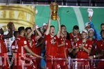 Berlin Deutschland, 04. Juli 2020,  
, BAYER04 LEVERKUSEN - FC BAYERN MUENCHEN  , Finale in Berlin,  Siegerehrung des Pokalsiegers FC Bayern: Ivan Perisic (FC Bayern Mnchen) mit dem Pokal.


Foto: Hans Rauchensteiner / Pool / via MIS

Important: DFL REGULATIONS PROHIBIT ANY USE OF PHOTOGRAPHS as IMAGE SEQUENCES and/or QUASI-VIDEO - 
National and international News-Agencies OUT
Editorial Use ONLY