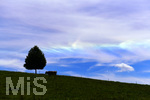 20.07.2020, Regenbogenwolken, Seltsame Lichtbrechung in einer Wolkenformation ber Memmingen (Bayern) am Montag 20.7.2020 um 13:00 Uhr. Smtliche Spektralfarben sind in einer Wolke zu sehen.
