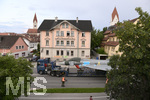 21.07.2020, Eurofighter-Transport durch Kaufbeuren, Ziel ist Manching bei Ingolstadt. Der Eurofighter diente elf Jahre lang dem Ausbildungszentrum der Luftwaffe in Kaufbeuren als Schulungsobjekt und wird nun vom Hersteller Airbus wieder flugtauglich gemacht. ber die B12 von Kaufbeuren geht es in Richtung Kempten und dort ber die A7, A8 und A9 nach Manching zur Aufbereitung.