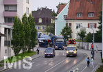 21.07.2020, Eurofighter-Transport durch Kaufbeuren, Ziel ist Manching bei Ingolstadt. Der Eurofighter diente elf Jahre lang dem Ausbildungszentrum der Luftwaffe in Kaufbeuren als Schulungsobjekt und wird nun vom Hersteller Airbus wieder flugtauglich gemacht. ber die B12 von Kaufbeuren geht es in Richtung Kempten und dort ber die A7, A8 und A9 nach Manching zur Aufbereitung. 