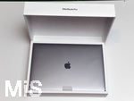 29.07.2020,  Das neue Apple Laptop, MacBookPro wird in der Originalverpackung ausgeliefert.