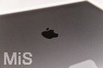 29.07.2020,  Das neue Apple Laptop, MacBookPro wird in der Originalverpackung ausgeliefert.