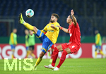 11.09.2020, Fussball DFB Pokal 2020/2021, 1. Runde, Eintracht Braunschweig - Hertha BSC Berlin, im Eintracht-Stadion Braunschweig. (L-R) Fabio Kaufmann (Eintracht Braunschweig), Karim Rekik (Hertha BSC Berlin)


