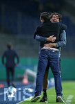 11.09.2020, Fussball DFB Pokal 2020/2021, 1. Runde, Eintracht Braunschweig - Hertha BSC Berlin, im Eintracht-Stadion Braunschweig. Jubel (L-R) Trainer Daniel Meyer (Eintracht Braunschweig) und Co-Trainer Thomas Stickroth (Eintracht Braunschweig) zum Tor zum 5:3


