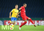 11.09.2020, Fussball DFB Pokal 2020/2021, 1. Runde, Eintracht Braunschweig - Hertha BSC Berlin, im Eintracht-Stadion Braunschweig. (L-R) Martin Kobylanski (Eintracht Braunschweig), Karim Rekik (Hertha BSC Berlin)


