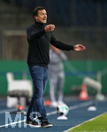 11.09.2020, Fussball DFB Pokal 2020/2021, 1. Runde, Eintracht Braunschweig - Hertha BSC Berlin, im Eintracht-Stadion Braunschweig. Trainer Daniel Meyer (Eintracht Braunschweig)


